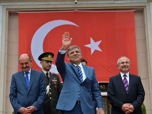 “Başkonsolosluk Görevlilerimizi Kurtarmak İçin Her Türlü Çalışma Yapılıyor”